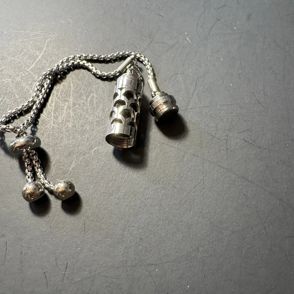 N/A silver tone